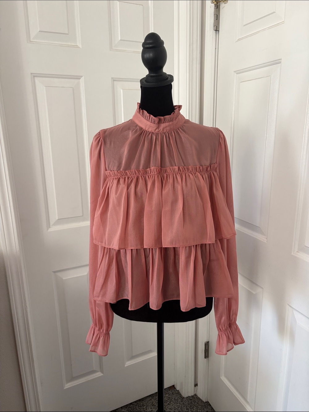 Forever 21 NWT pink rose cropped mesh blouse